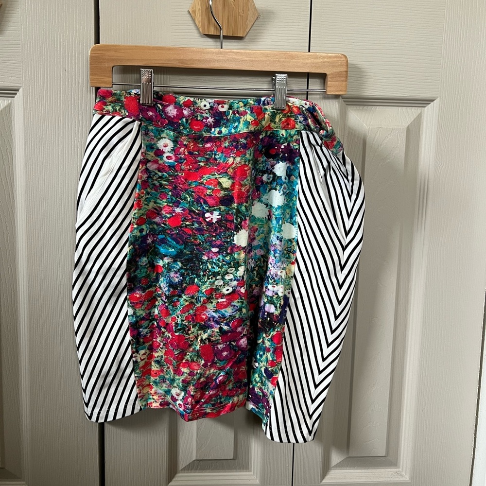 Anthropologie skirt floral and stripes with pockets